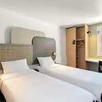 מלון Centre Rive Droite 3*