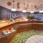 Centre Rive Droite Hotel