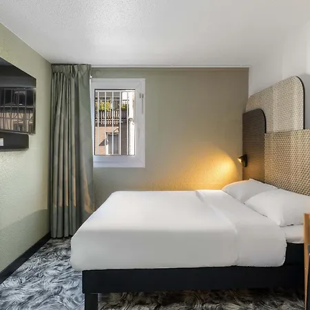 Centre Rive Droite Szálloda