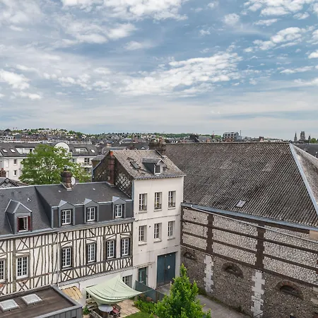 Centre Rive Droite Szálloda Rouen