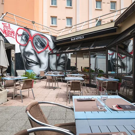 Centre Rive Droite Szálloda Rouen