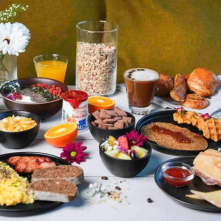 Centre Rive Droite Szálloda 3*