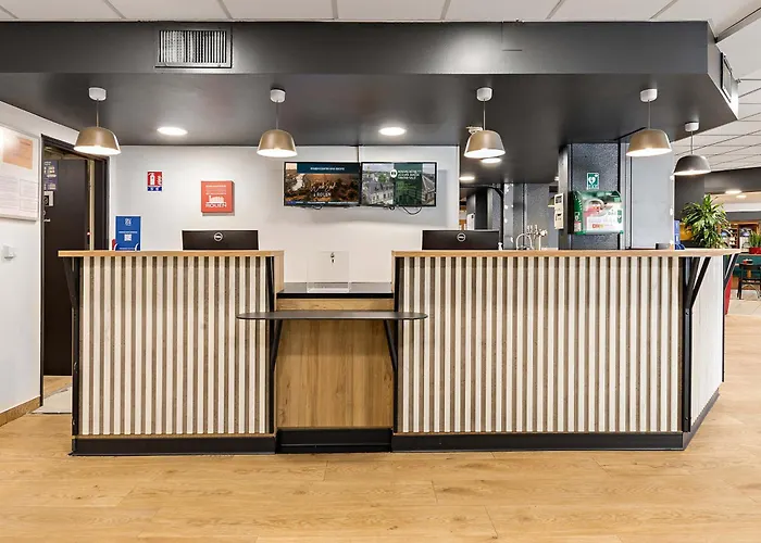 Centre Rive Droite Hotel