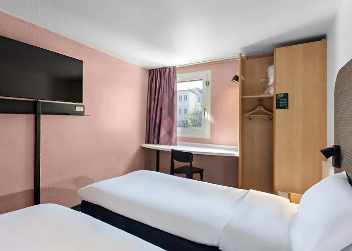 Centre Rive Droite Hotel 3*