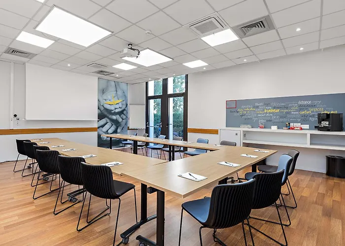 Centre Rive Droite Szálloda