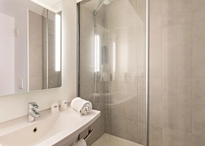 Centre Rive Droite Hotel