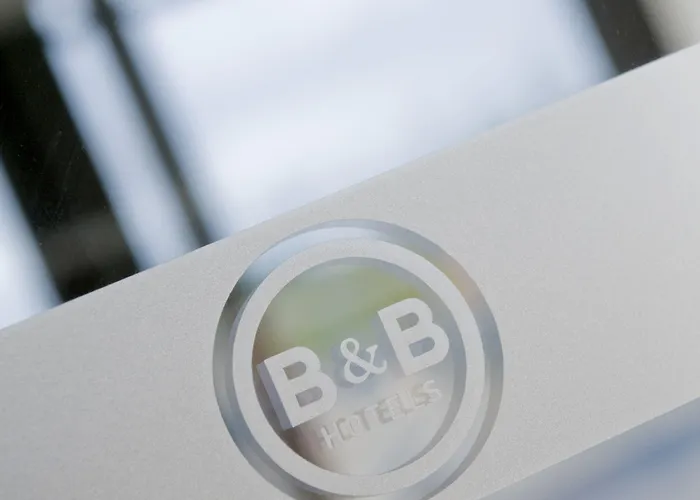 Centre Rive Droite Hotel 3*