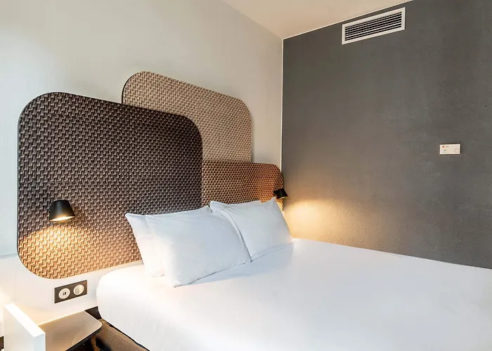 Centre Rive Droite Hotel